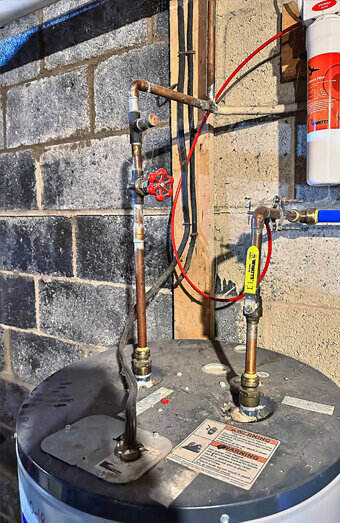 https://kensingtonplumbing.com.au/uploads/2025/06/hot-water-876058.jpg